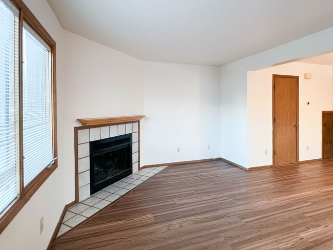 Foto del edificio - 433 Dailey Ave