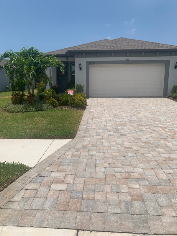 Foto del edificio - 8610 Backshore Ln