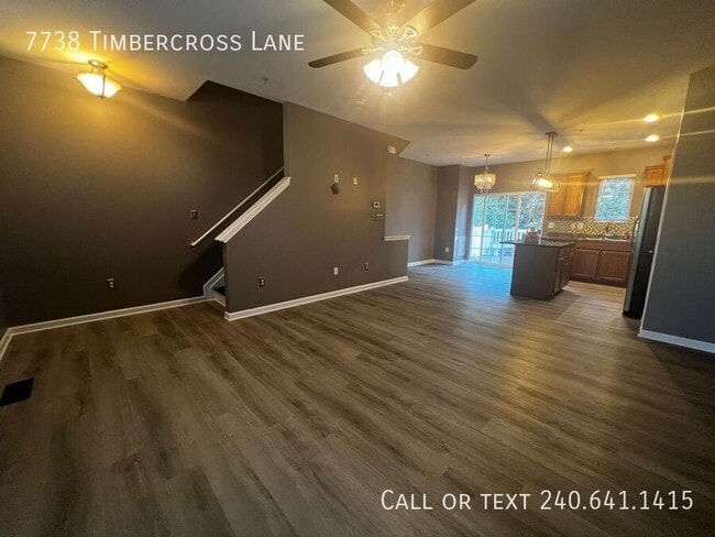 Foto del edificio - 7738 Timbercross Ln