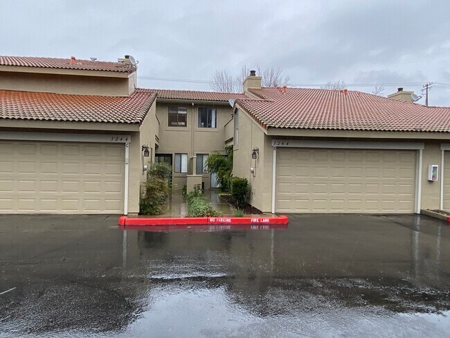 Foto del edificio - 1244 W Roseburg Ave