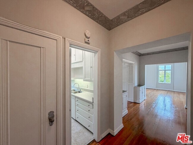 Building Photo - 1314 Hayworth Ave