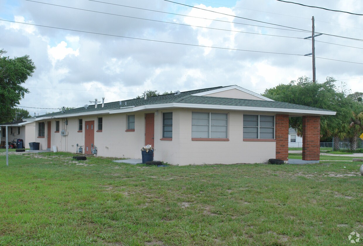 Foto del edificio - 706-708 Blake Ave