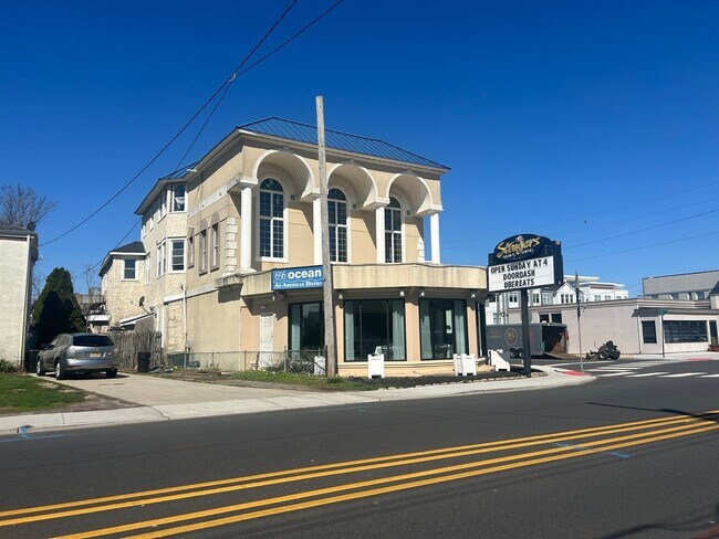 Foto del edificio - 94 Rockwell Ave