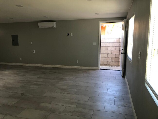 Foto del edificio - 4221 W Roberts Dr