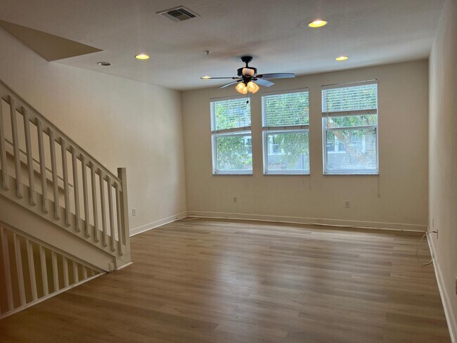 Foto del edificio - 767 Millbrae Ct