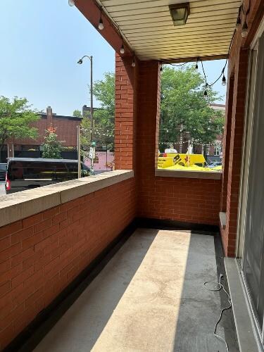 Building Photo - 1539 N Wicker Park Ave