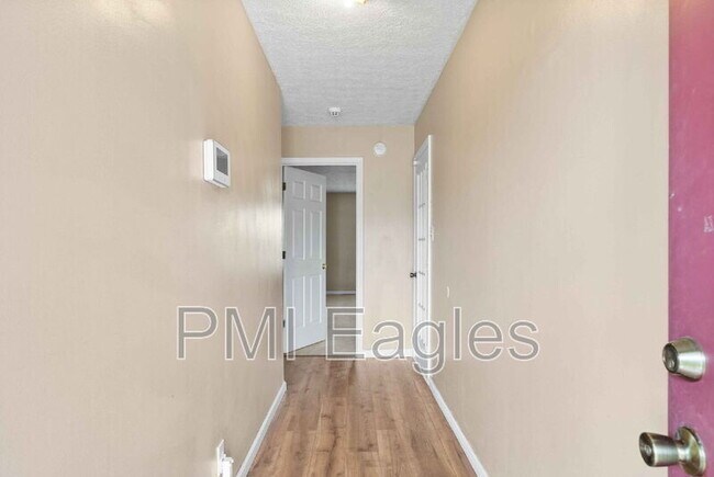 Foto del edificio - 114 Gleaves Ln