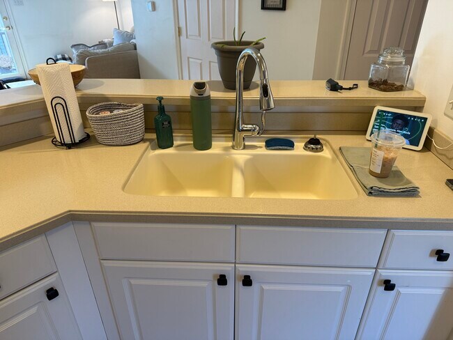 Foto del edificio - 5430 Oxford Dr