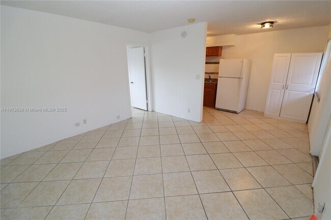 Foto del edificio - 59 NW 37th St