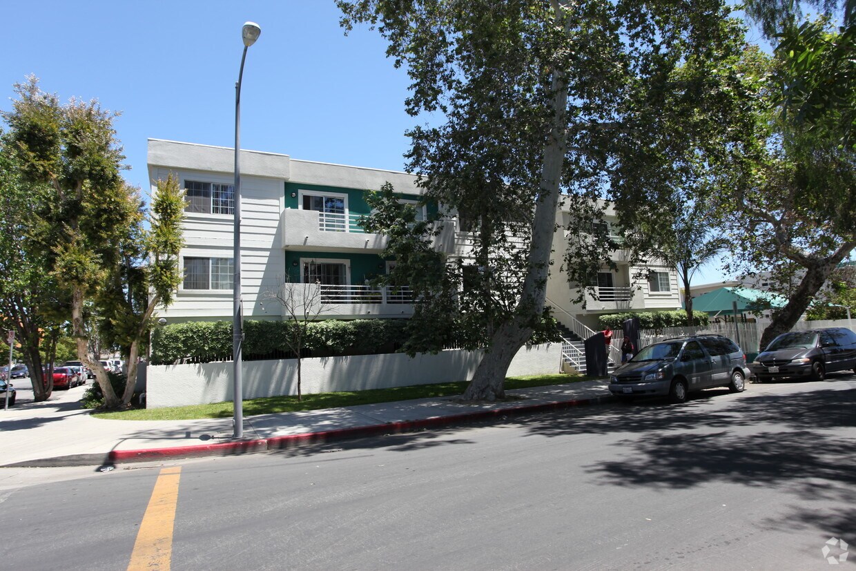Building Photo - 7452 Alabama Ave
