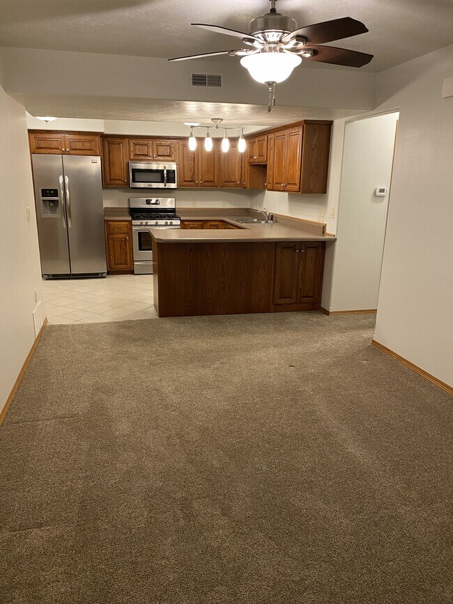 Building Photo - 1410 S Lighthouse Pl