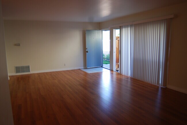 Building Photo - 837 Vallejo Ave