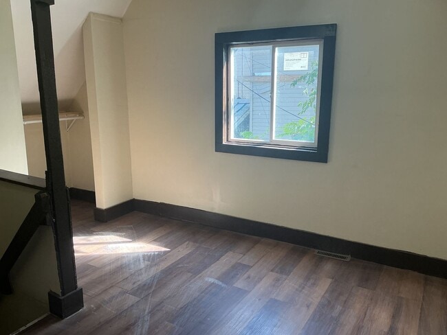 Foto del edificio - Spacious and Updated Single Family Home