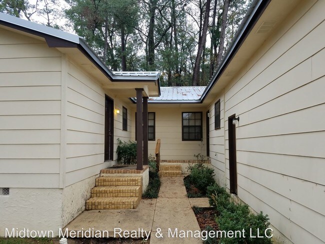 Building Photo - 165 Victory Garden Dr