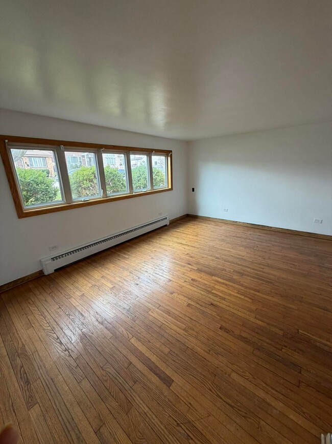 Photo - 4431 N Newcastle Ave Apartment