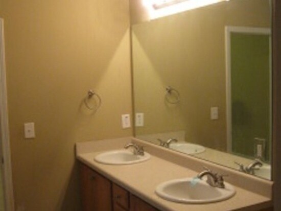 Building Photo - Spacious 3br Ranch Home