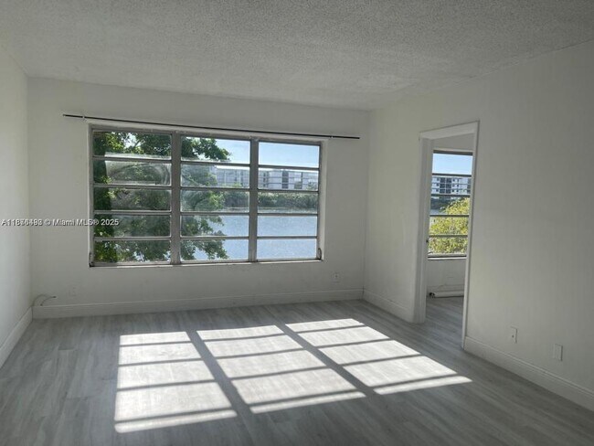 Foto del edificio - 1 bedroom in North miami FL 33179