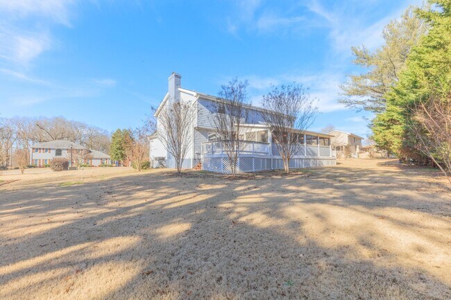 Building Photo - 1322 Windbrook Dr