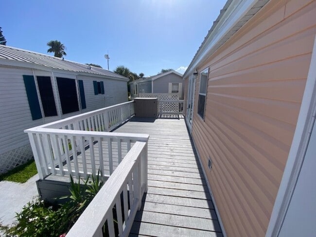 Building Photo - 4825-4A1A A1A S