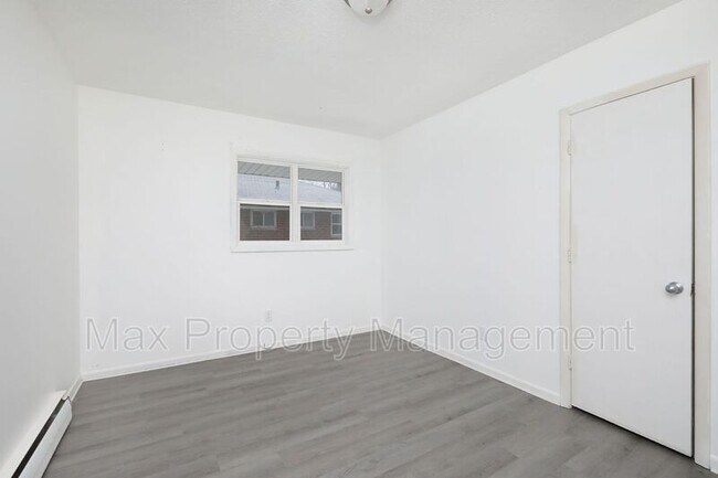 Foto del edificio - 3317 E 15th St