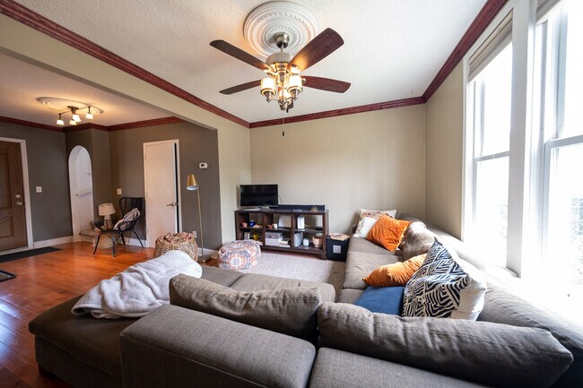 Foto del edificio - 801 NE Lowry Ave