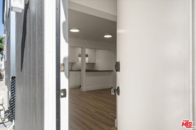 Foto del edificio - 6821 E Ocean Blvd