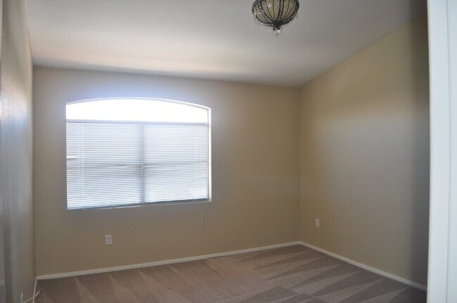 Foto del edificio - 5415 W Harmon Ave