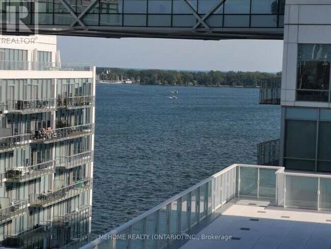 Building Photo - 15-1115 Queens Quay E