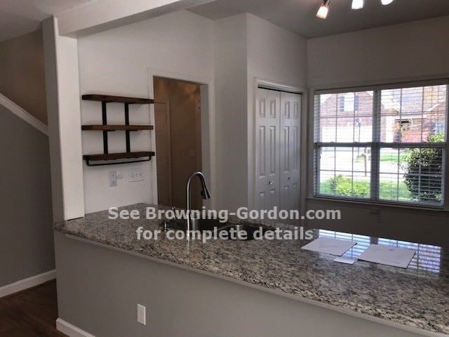 Building Photo - Adorable 3 bedroom home located in the Som...