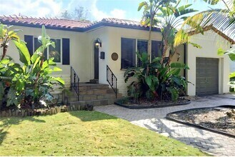 Building Photo - 5718 SW 48th St