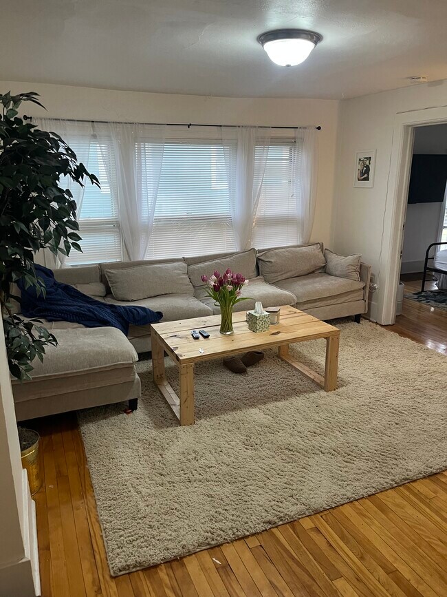 Foto del edificio - 512 E Johnson St