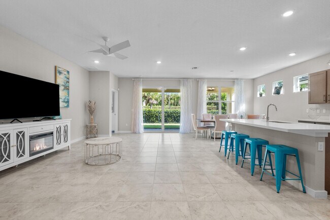 Building Photo - 4491 NW Oakleaf Ct