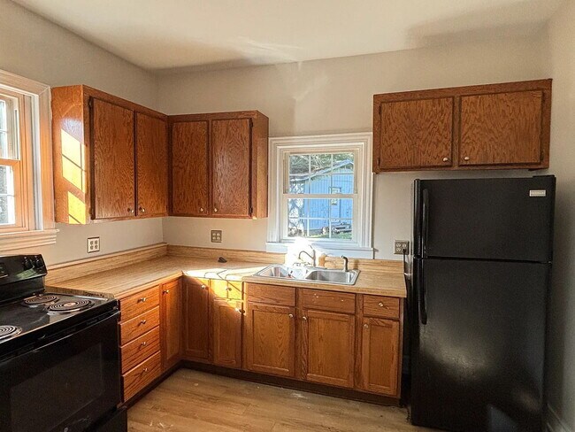 Foto del edificio - 1 bedroom, 1 bathroom Single Family Home in Easley Near Downtown Greenville