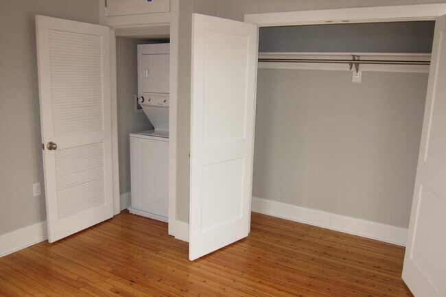 Foto del edificio - 1730 Bank St