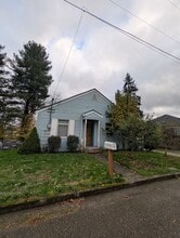 Building Photo - 316 S Yantic Ave