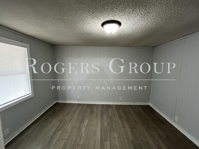 Building Photo - 725 Arch St