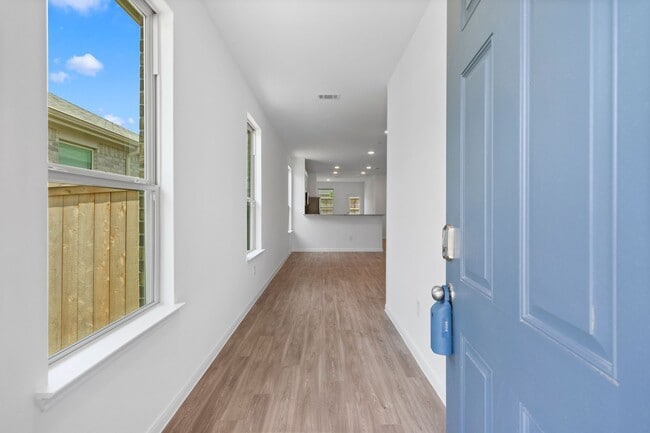 Foto del edificio - 14543 Cedar Ledge Ln