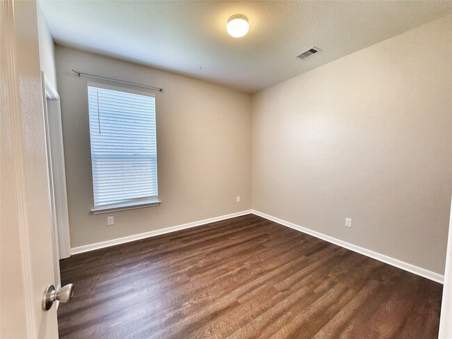 Foto del edificio - 1618 Cintola Ln