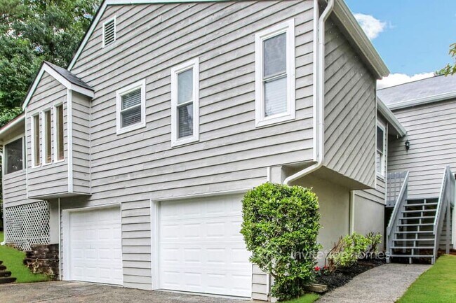 Building Photo - 3918 Ardsley Dr NE