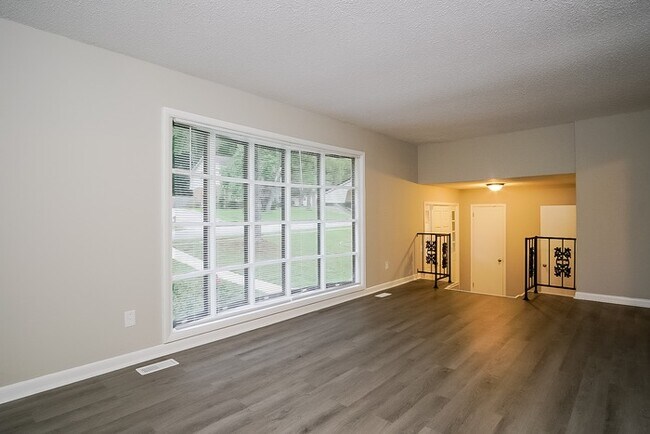 Foto del edificio - 2203 Rhett Butler Ln SE