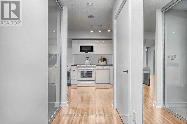 Photo du bâtiment - 151 Dan Leckie Way