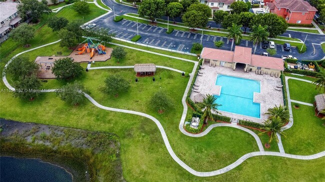 Foto del edificio - 2220 SE 27th Dr