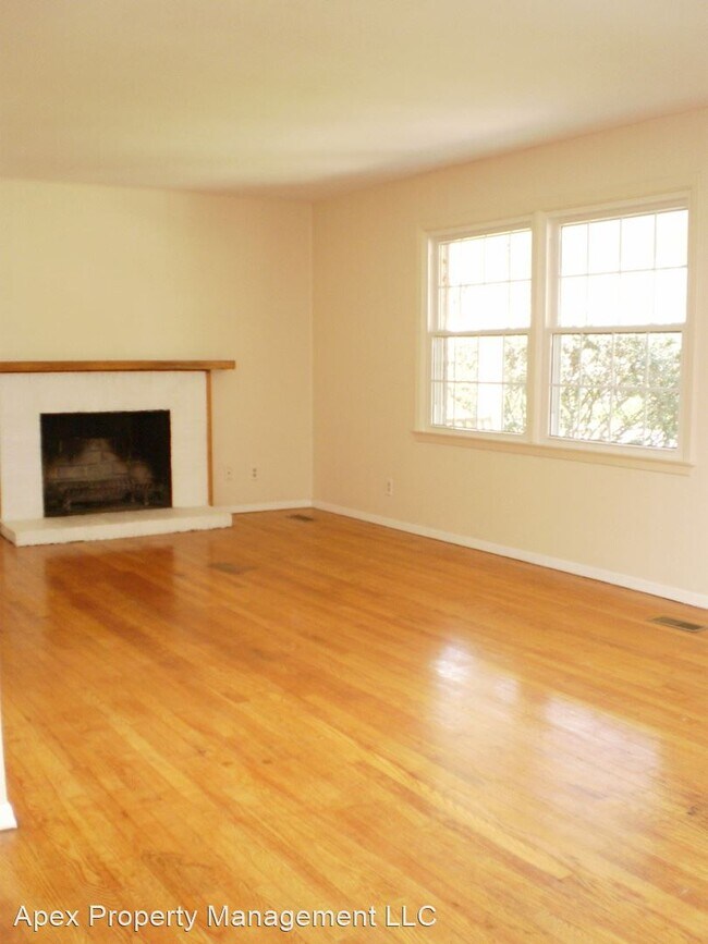 Foto del edificio - 3 br, 1.5 bath House - 5400 Inwood Road