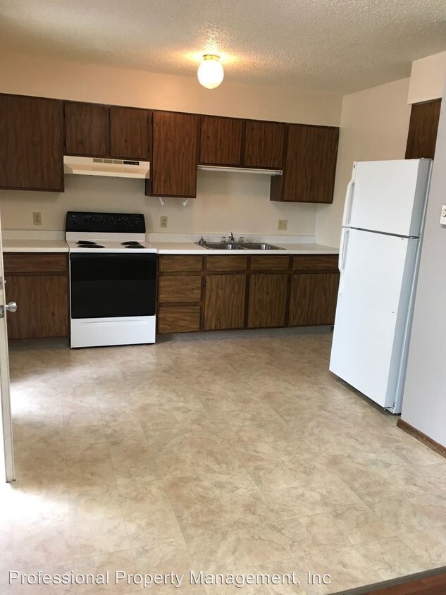 Building Photo - 911 Charlo St