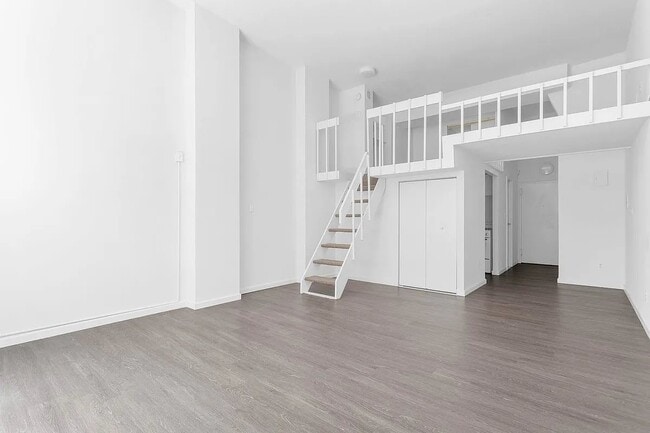 Building Photo - 60 Fulton St