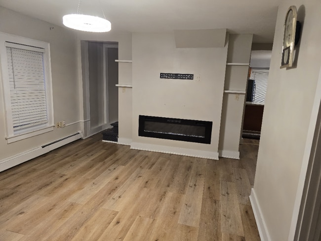 Building Photo - 36 King St