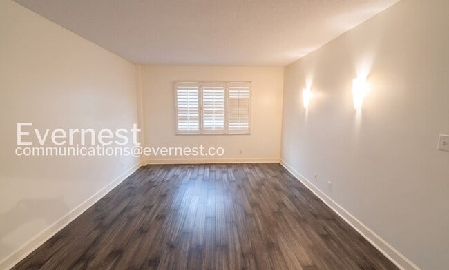 Building Photo - 2285 Peachtree Rd NE