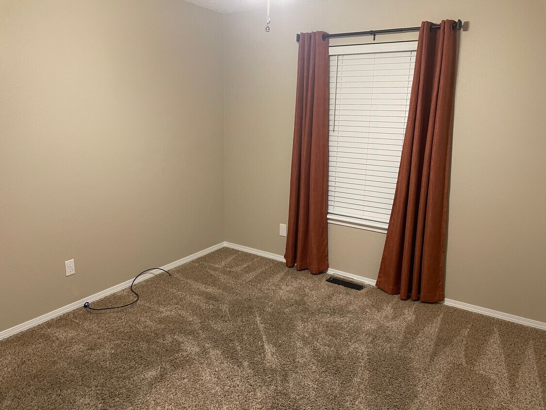 Foto principal - 114 Maplewood Dr
