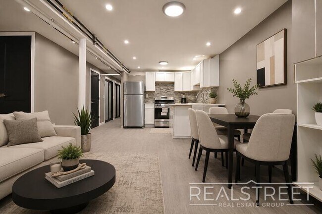 Foto del edificio - NO FEE! NEW 3 BED 2 Bath in Crown Heights Limestone!