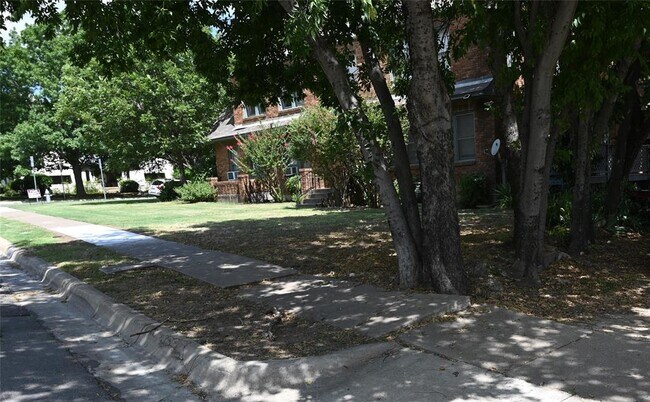 Building Photo - 515 Monticello Dr